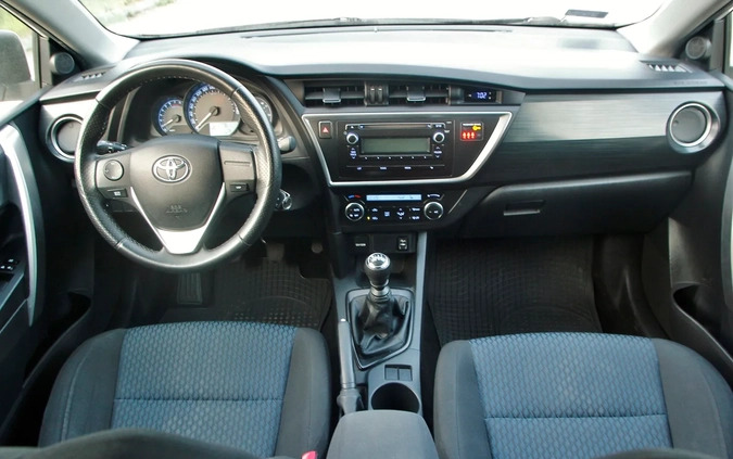 Toyota Auris cena 43900 przebieg: 129000, rok produkcji 2015 z Wałbrzych małe 79